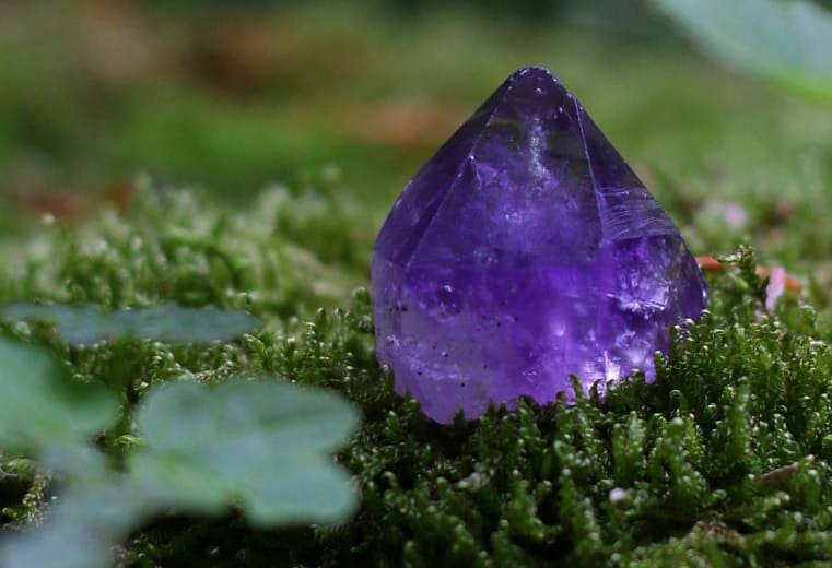 significado de los colores y sus piedras preciosas amatista 1